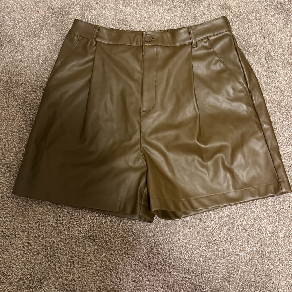 NWOT Steve Madden high wasted faux leather shorts women's size medium - Picture 4 of 10